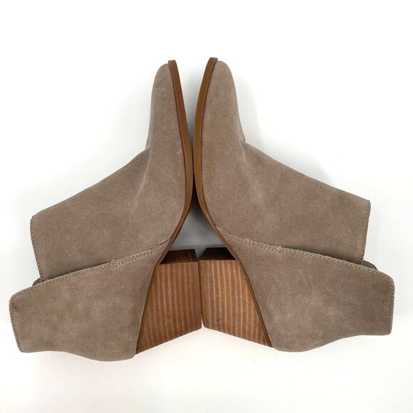 Dolce Vita Daine Bootie in Sage Size 11 Taupe Tan Grey Suede Ankle Boot Classic - Picture 7 of 13